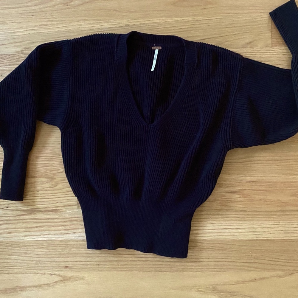 Free People size s balloon sleeve v-neck sweater